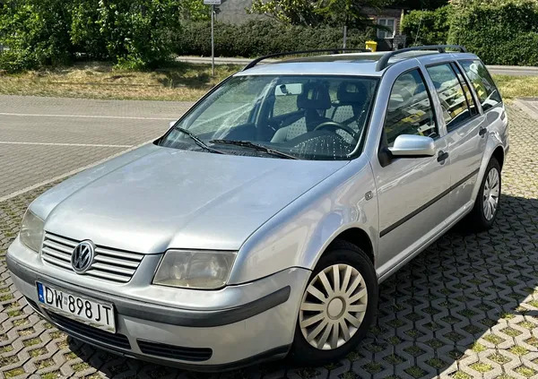dolnośląskie Volkswagen Bora cena 3900 przebieg: 329000, rok produkcji 2001 z Radomyśl Wielki